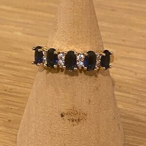 Elegant Gold finish and Black sapphire Stone Women's Ring